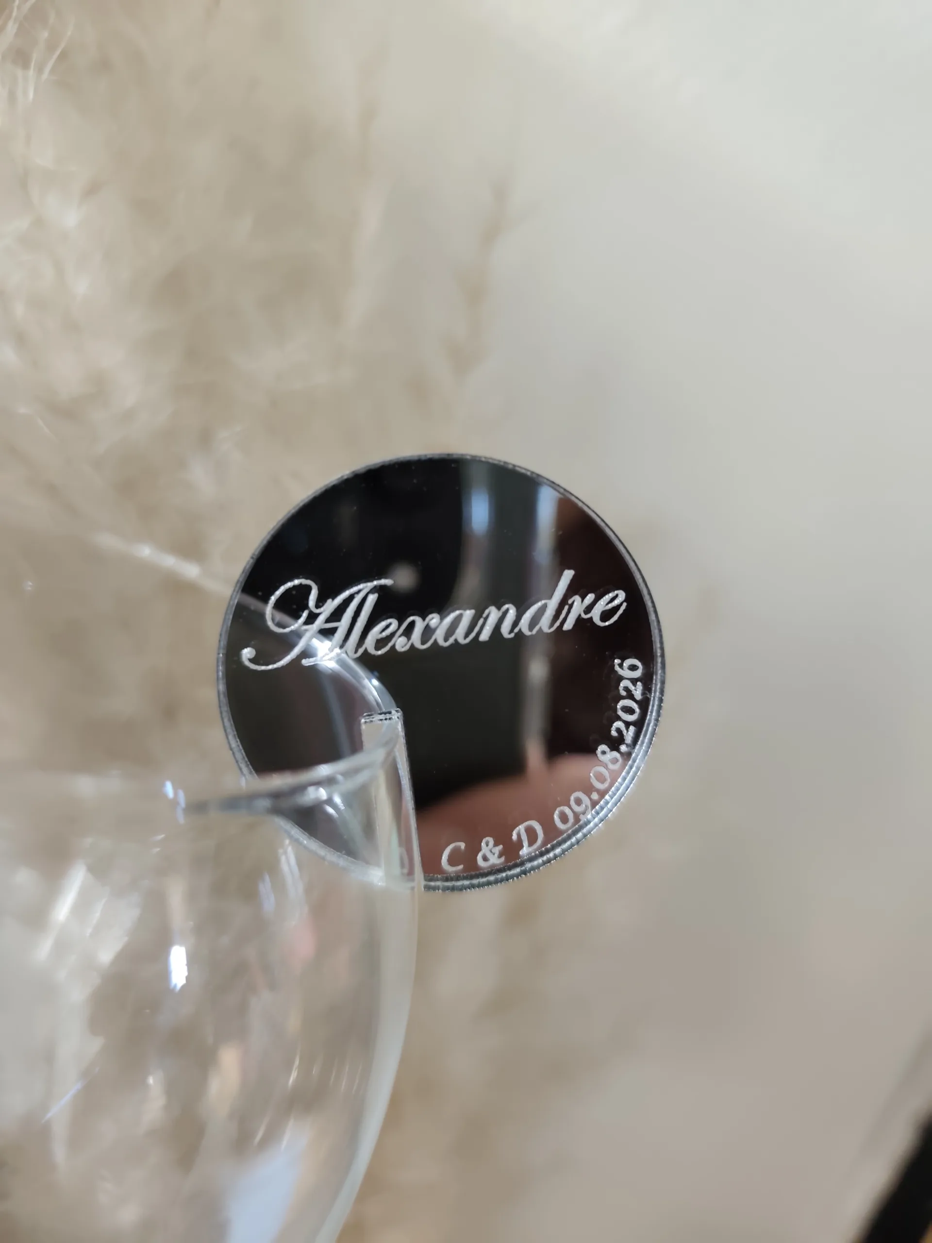 Marque place rond en plexi