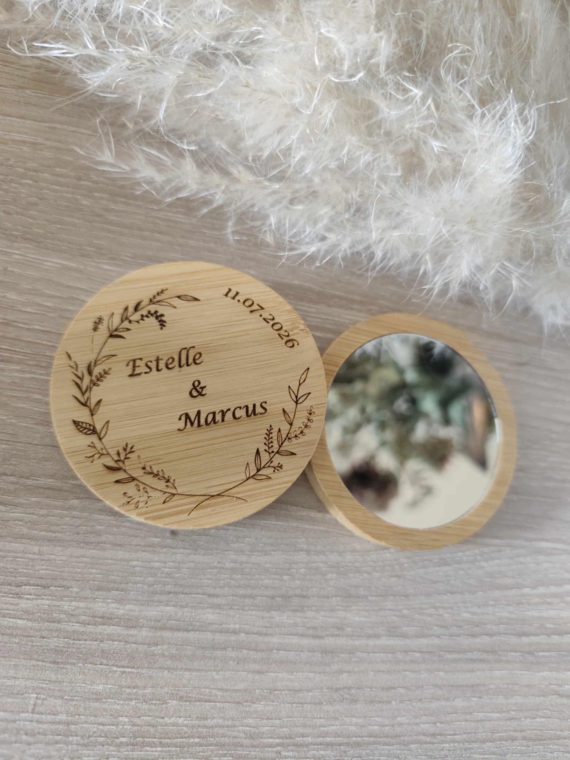 Cadeaux invités miroir de poche